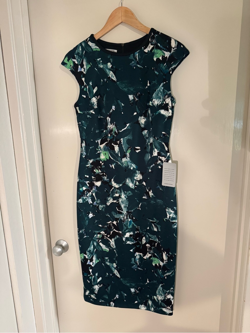 Maggy London, Deep Green with Black / White / Green splatter detail, size 6
